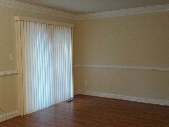 3rd image of 2829 Cambridge Dr