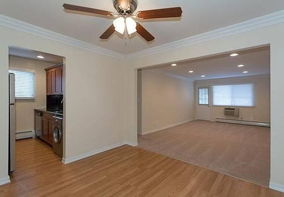 5th image of 446 Lincoln Blvd