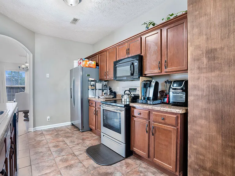 1213 Chinook Cir — Photo 9