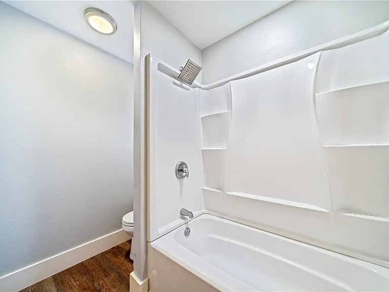 2445 Cricket Hollow St — Photo 35