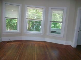 15 Hollywood St, Springfield, MA 01108