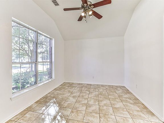 3rd image of 16626 Great Oaks Glen Dr