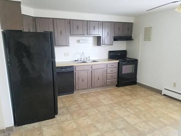 1st image of 18 Losson Garden Dr APT 4