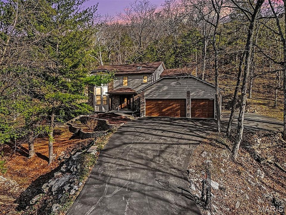 1st image of 36 Huntleigh Woods