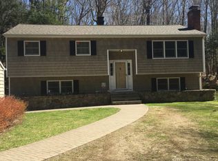 127 Flat Rock Dr, Ridgefield, CT 06877