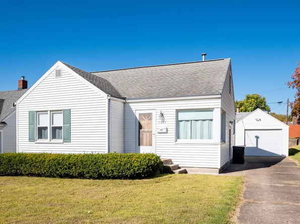 1011 Mary St, Pekin, IL 61554