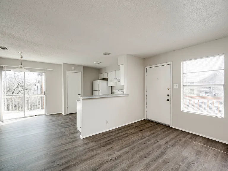 11907 Alpheus Ave — Photo 13