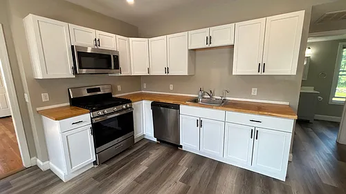 52 Myrtle Ave Photo 1