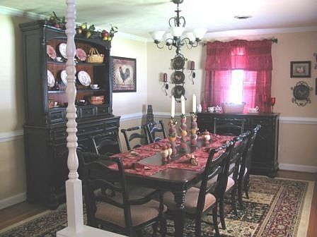 4th image of 704 Woods Rd