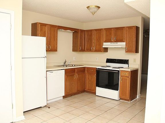 3rd image of 105 Coyote Ct APT 6