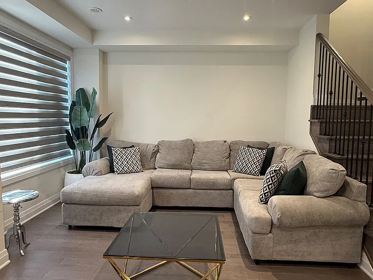 209 The Donway E — Photo 9