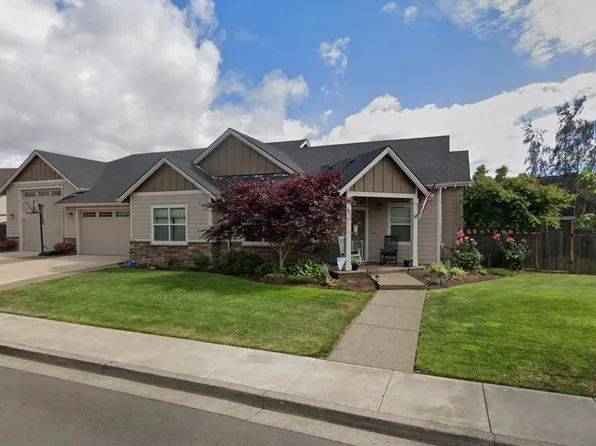 1577 SE Loganberry St, Dallas, OR 97338