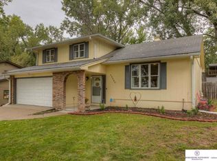 13520 Glenn St, Omaha, NE 68138