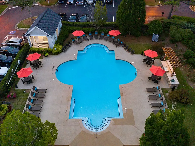 The amenity offering of Windsor Johns Creek has been tailored to serve all of your daily lifestyle needs.