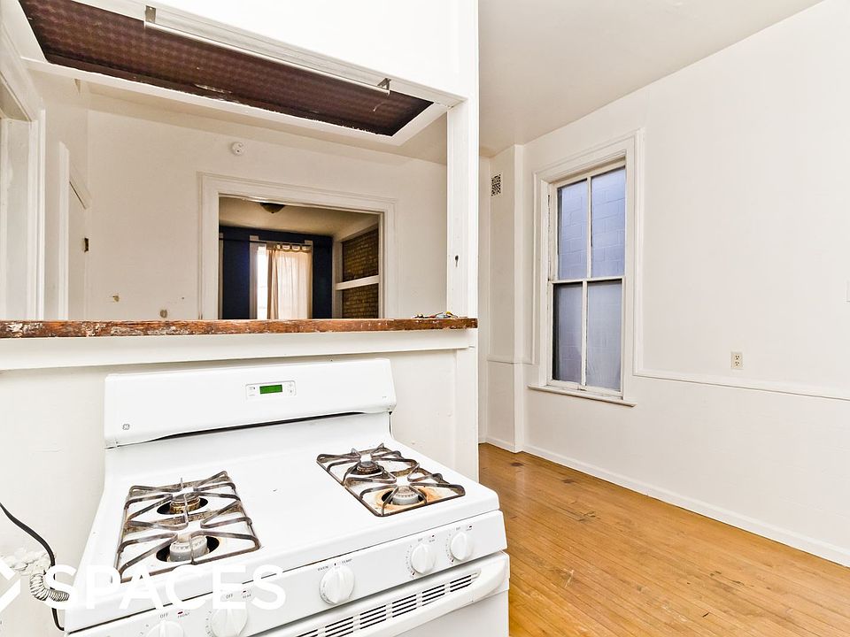 1st image of 1014 N Paulina St APT 2F