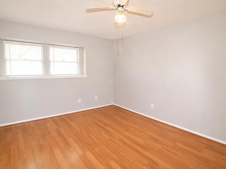 13511 Brook Hollow Dr — Photo 9