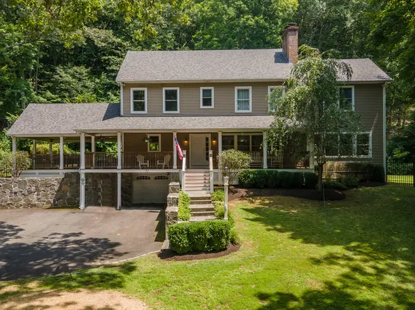 52 Jackson Cove Road, Oxford, CT 06478
