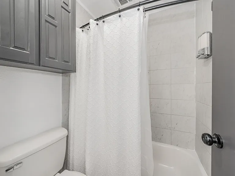 8901 Thompson Cir — Photo 43