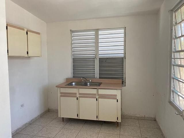 2nd image of 24J Calle Pomarrosa