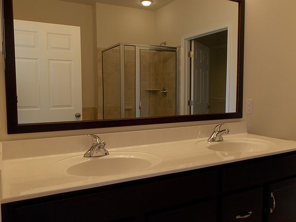 Double sink master bath