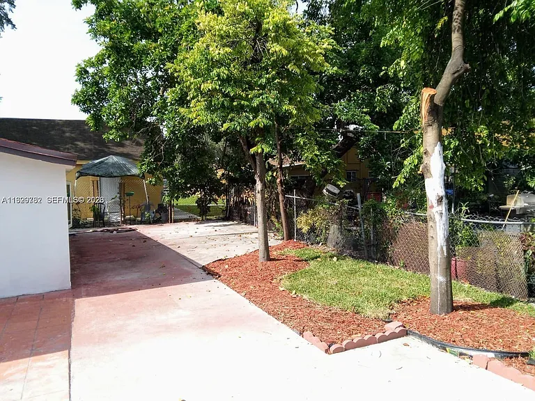 2720 NW 29th St — Photo 17