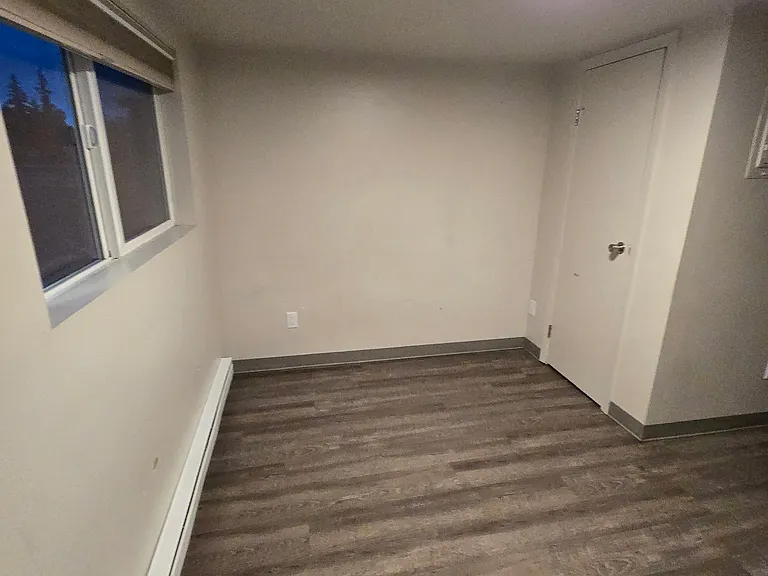 404 W University Way #4 — Photo 3