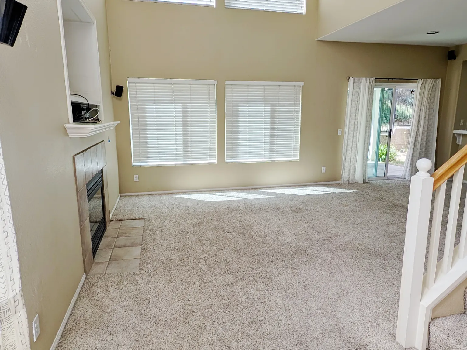 3 bed, 2.5 bath, 1514 sqft, $4,300 — Photo 3