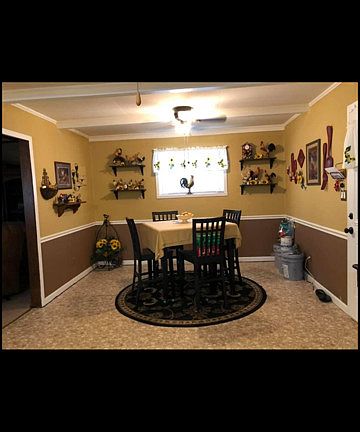 5th image of 1136 Logan Ln