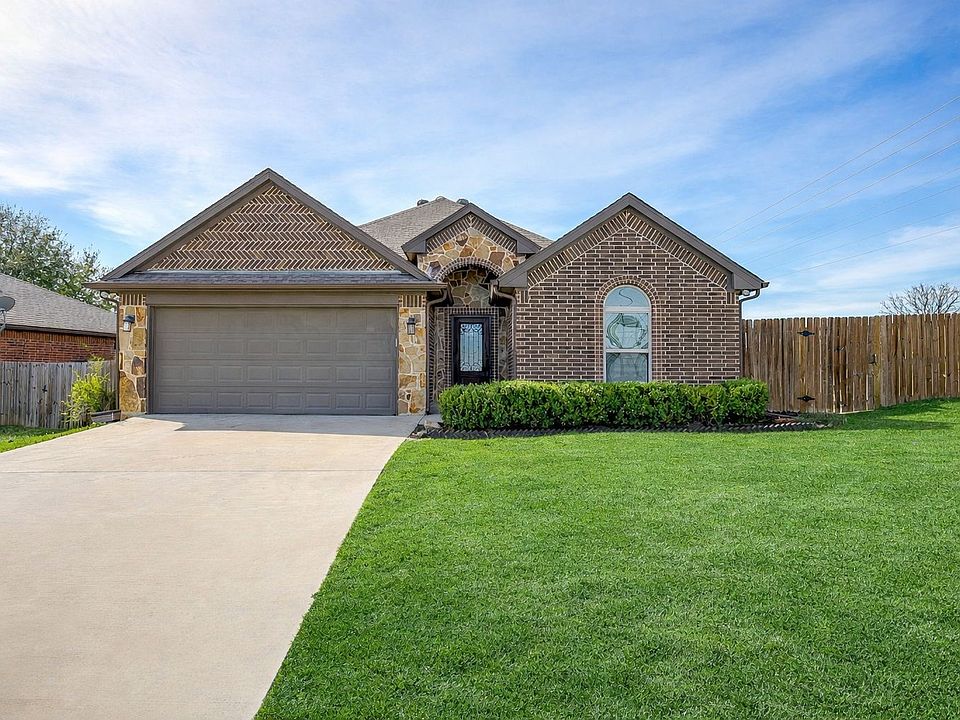 1st image of 110 Hummingbird Ln