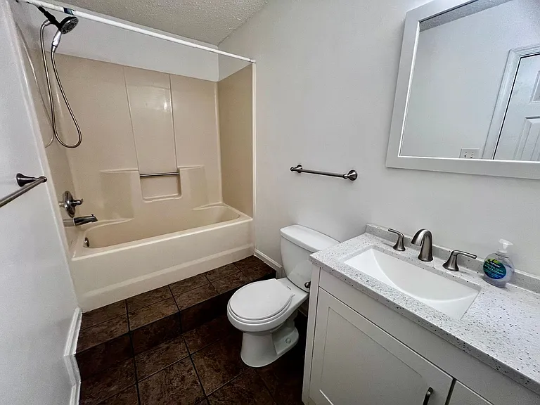 1611 Slidell Ln — Photo 21