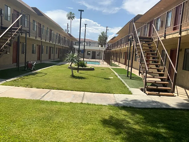 Bonita Terrace Apartments — Photo 2