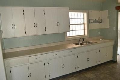 2nd image of 1719 S Union Ave