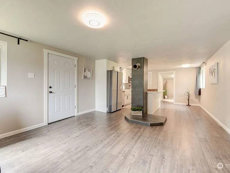 2748 El Camano St — Photo 5