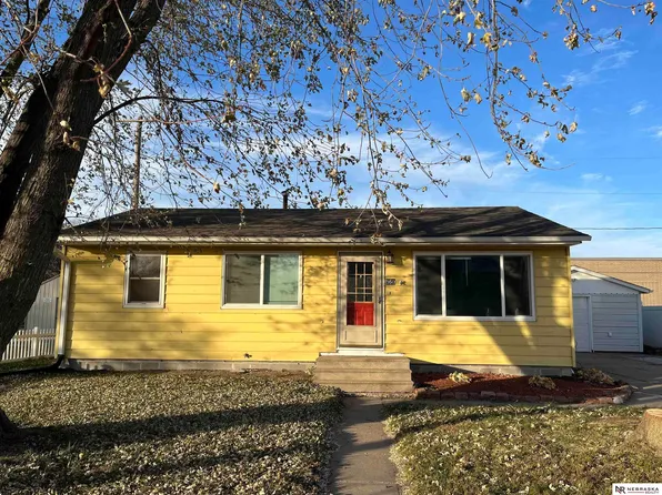 360 Empire Ave, Fremont, NE 68025