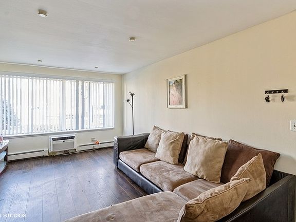 3rd image of 1493 N Winslowe Dr Unit 102