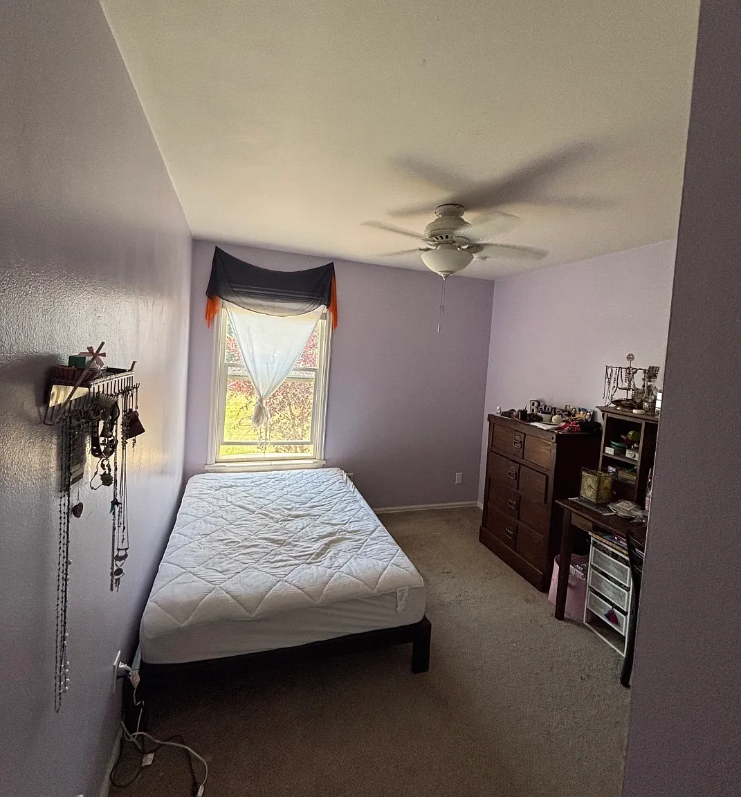 4 bed, 1700 sqft, $620 — Photo 1