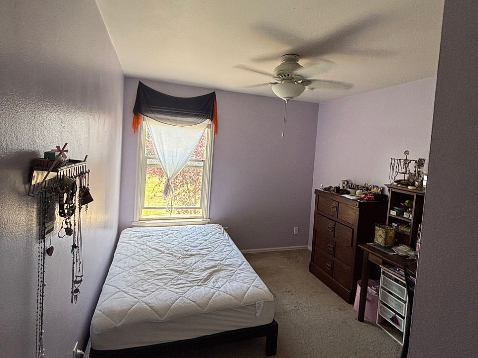 1st image of 1460 Edgewood Ct