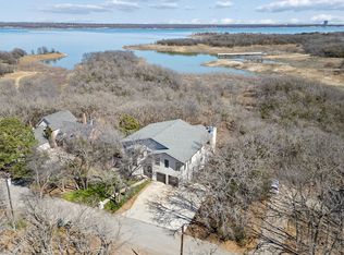 2966 Peninsula Dr, Grapevine, TX 76051