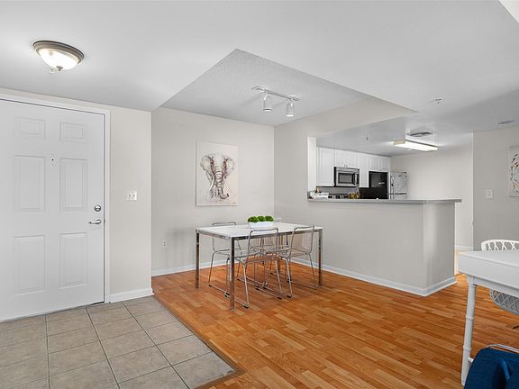 5th image of 520 SE 5th Avenue #2612