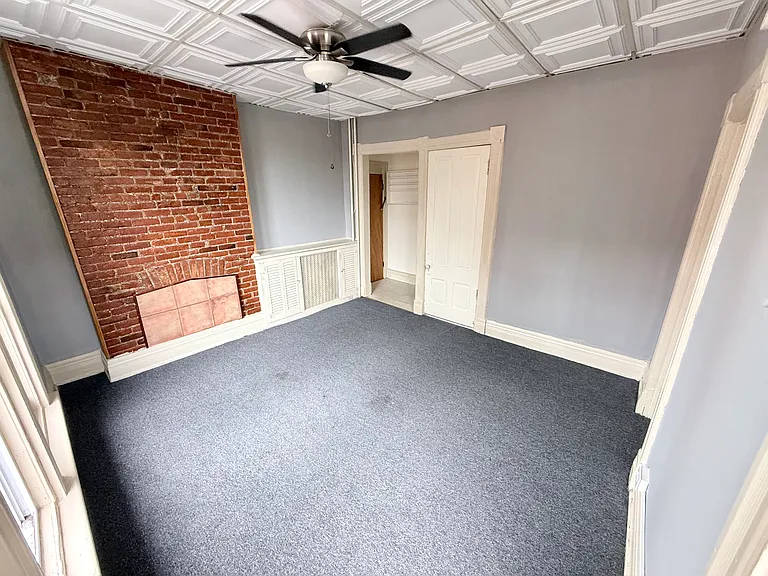 625 Niagara St #3 — Photo 5