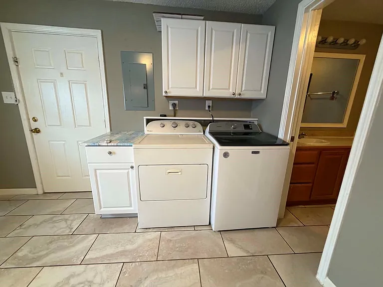 1709 Avenue L #UP — Photo 11