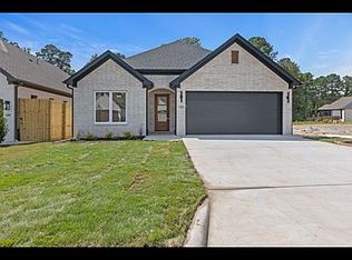 139 Woodlands Park Dr, Little Rock, AR 72211