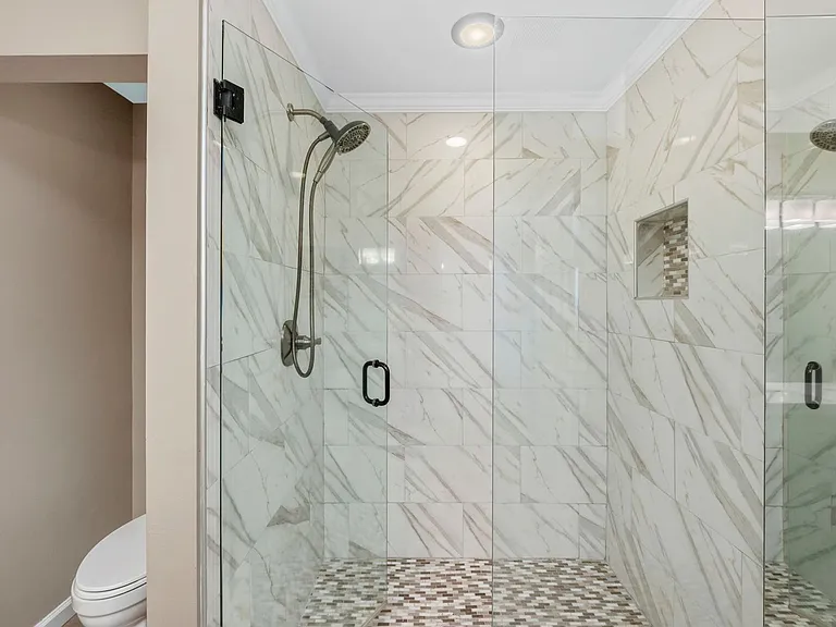 305 Parkwood Pl — Photo 21