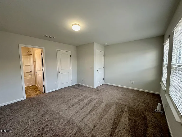 653 Grand Central Sta — Photo 6