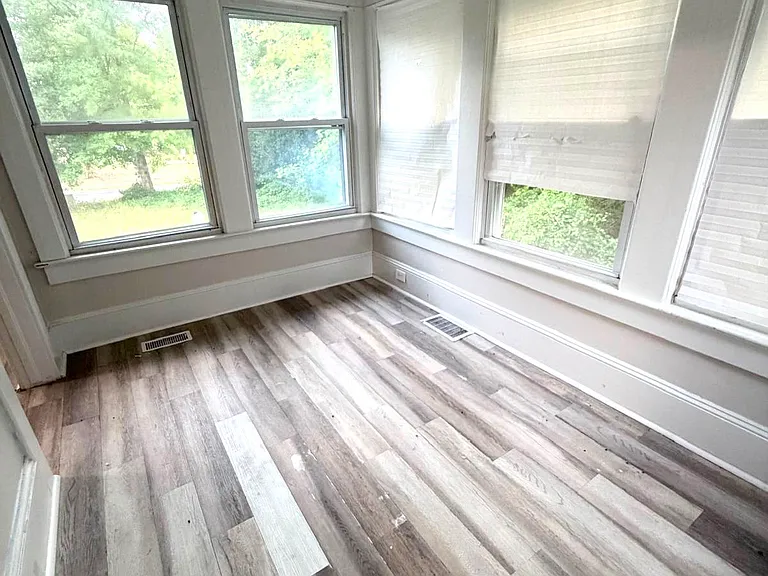 409 Dover Rd — Photo 9
