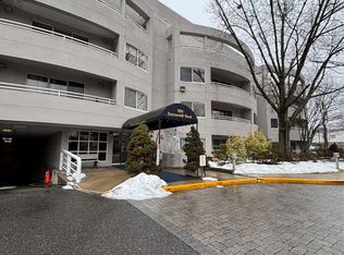 100 Cuttermill Rd APT 1B, Great Neck, NY 11021