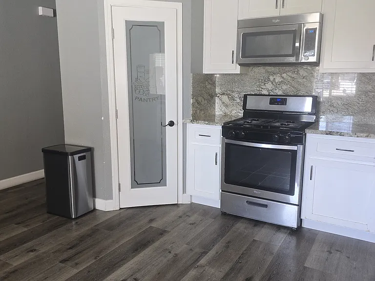 16234 School Ct — Photo 5