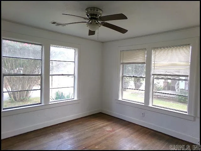 2021 N Poplar St — Photo 11