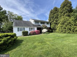37 Latchstring Ln, Hatboro, PA 19040