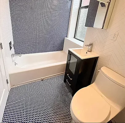 Rented by Avenues Real Estate | media 13